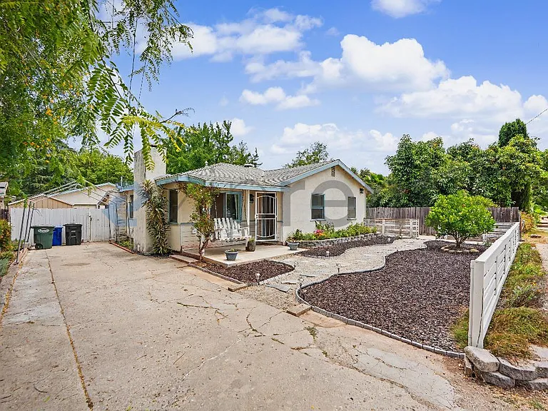 344 N Poli Ave — Photo 2