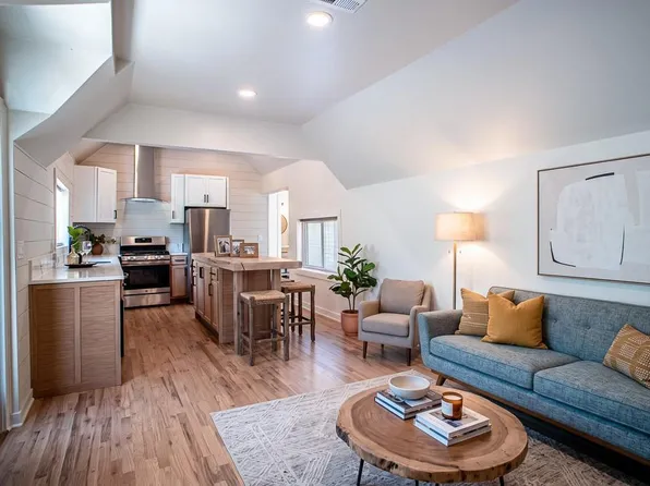 8344 Oldham Rd, Kansas City, MO 64138