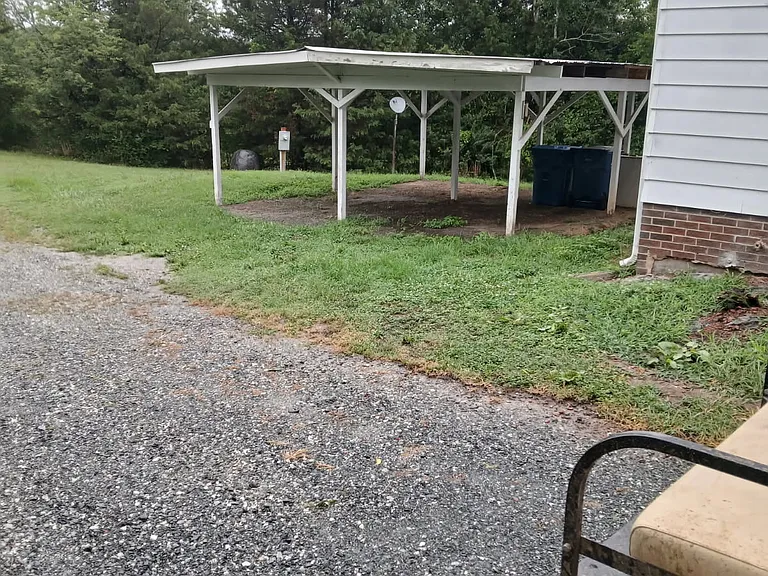 Detached carport