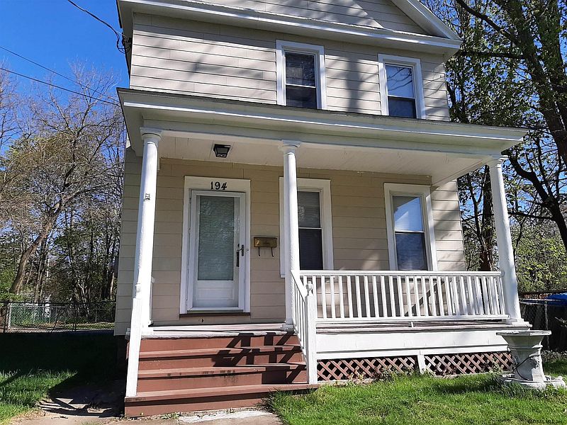 2nd image of 194 WILLOW CREEK Avenue