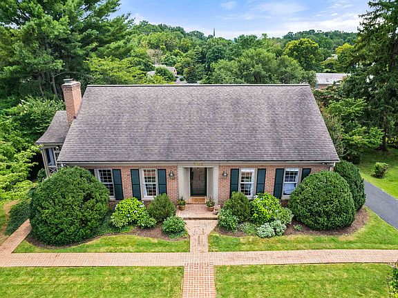 4th image of 107 ROSE HILL CIR