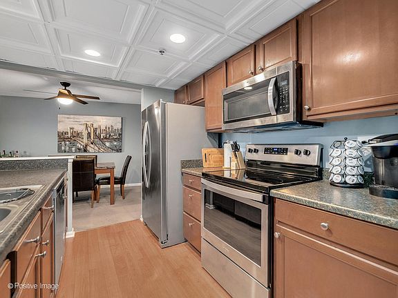 5th image of 1 Bloomingdale Pl APT 422