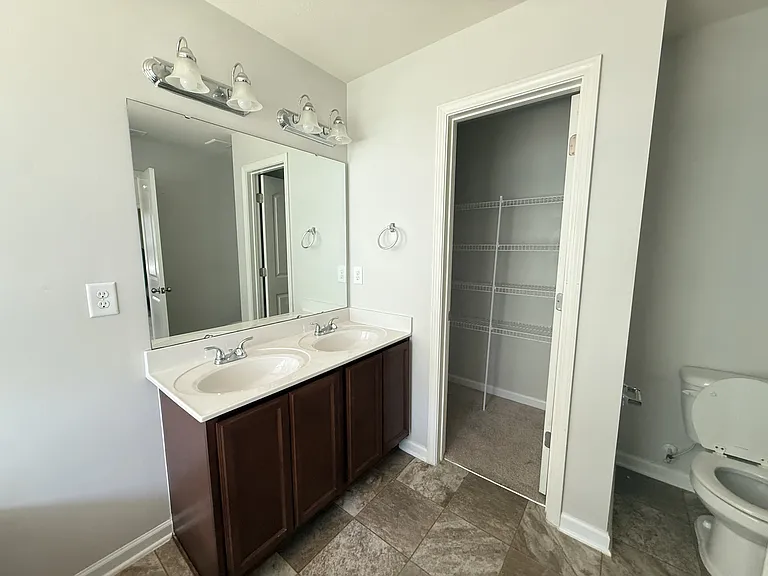 408 Polly Dr — Photo 6