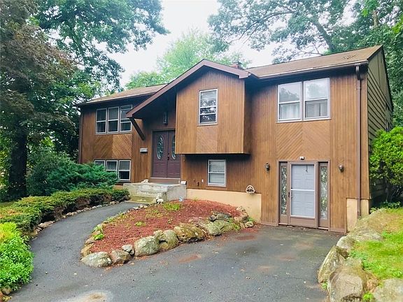 2nd image of 1 Rowena Dr