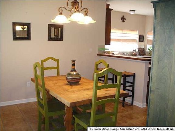 3rd image of 36463 Crestway Ave