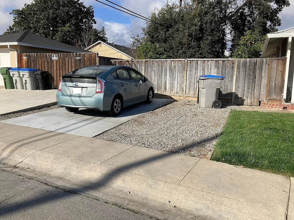 953 Princess Anne Dr — Photo 2