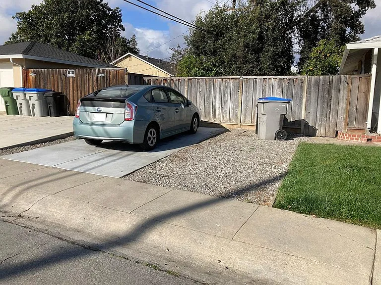 953 Princess Anne Dr — Photo 2