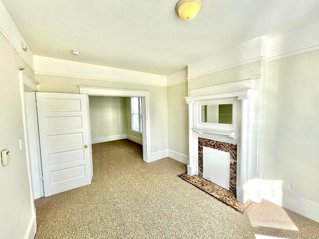 Building Photo - 1624 Howard St #B