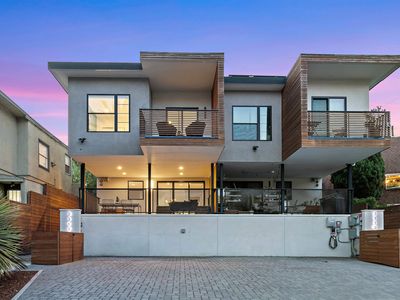 3317 Harrison St, Oakland, CA, 94611