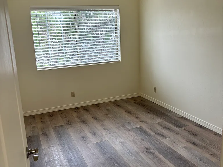 4050 E Village Cir — Photo 17