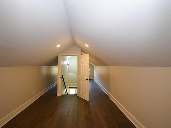 5th image of 416 Chestnut St