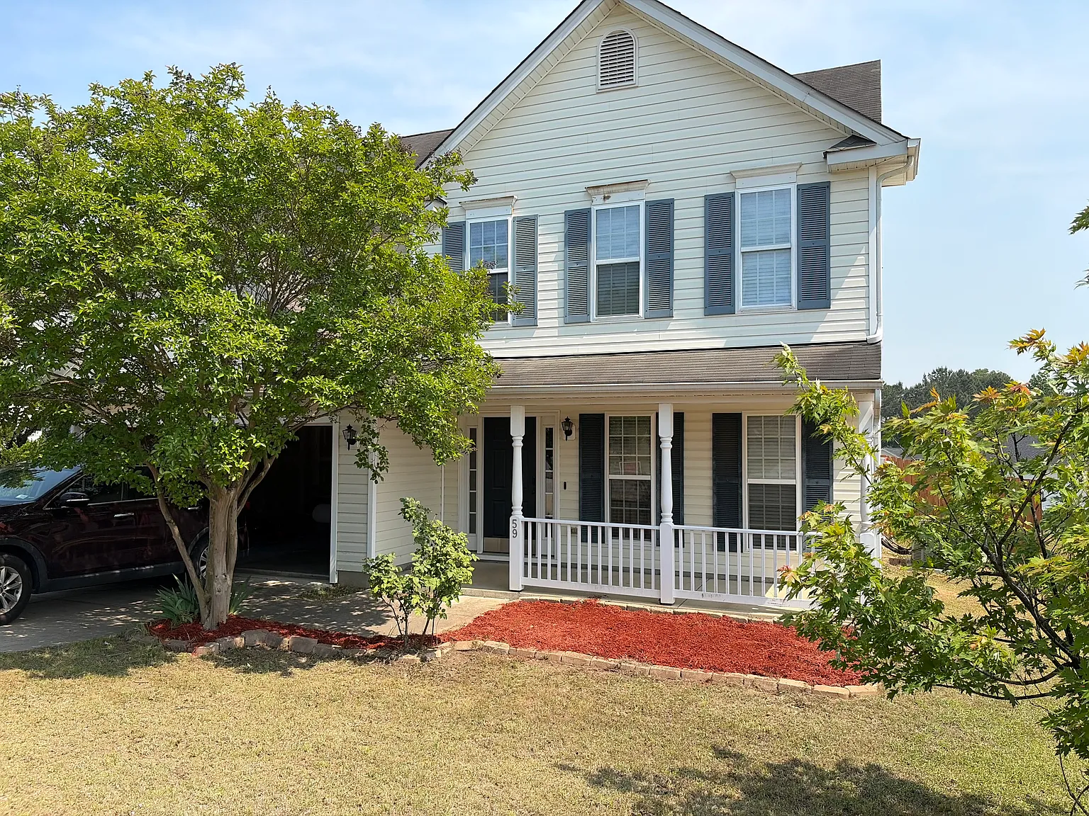 4 bed, 2.5 bath, 2135 sqft, $2,200 — Photo 2
