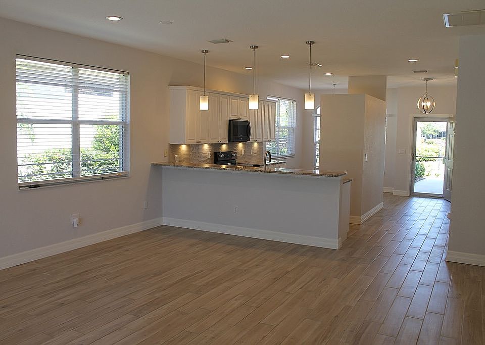 GR - Kitchen view