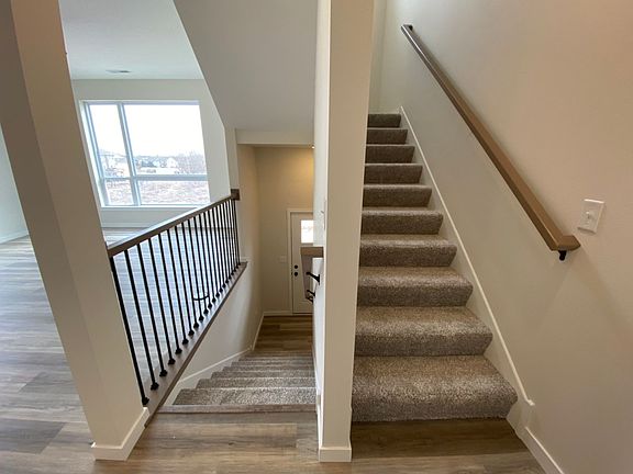 5th image of 1760 Bernardy Dr