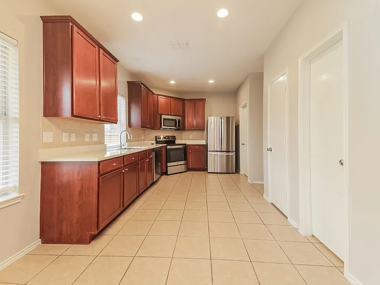 2026 Gardenia Dr — Photo 7