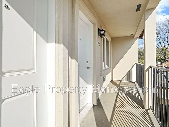 3rd image of 4194 35th St