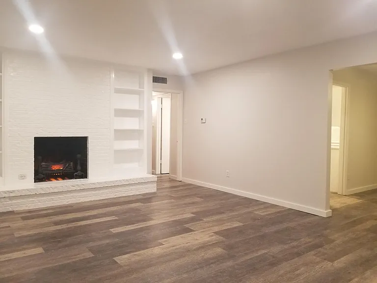3437 Lovers Ln #C — Photo 4