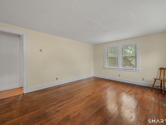 3rd image of 14 Tyler Place