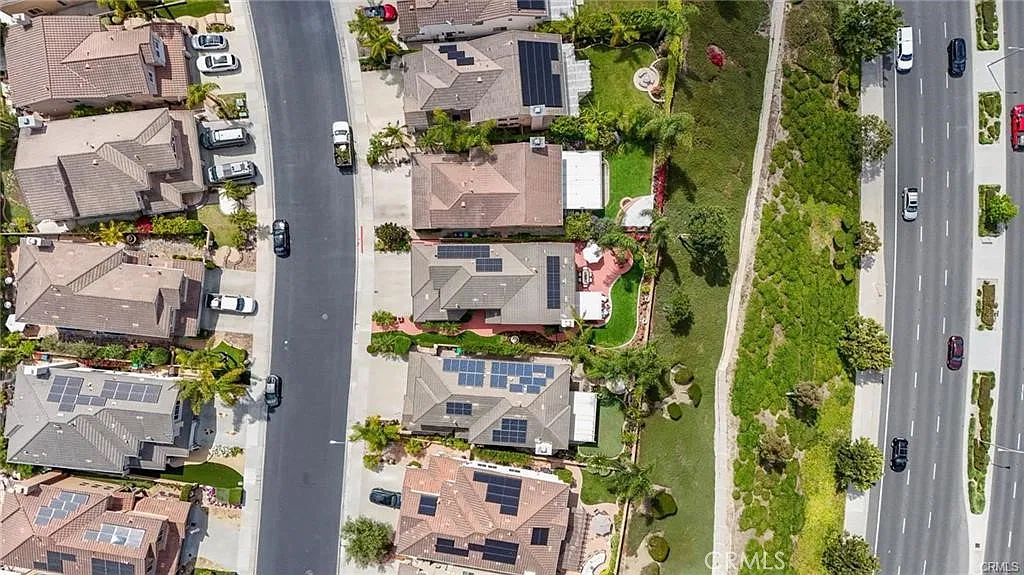 4 bed, 2617 sqft, $7,500 — Photo 3