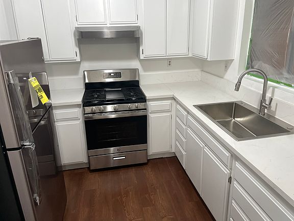 5th image of 7638 Newlin Ave