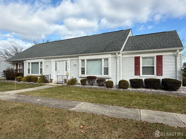 515 Revere Way #B, Jamesburg, NJ 08831