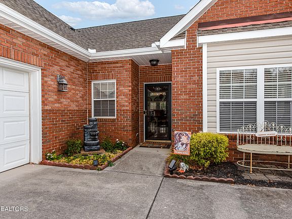 2nd image of 7116 Winter Oaks Way #30