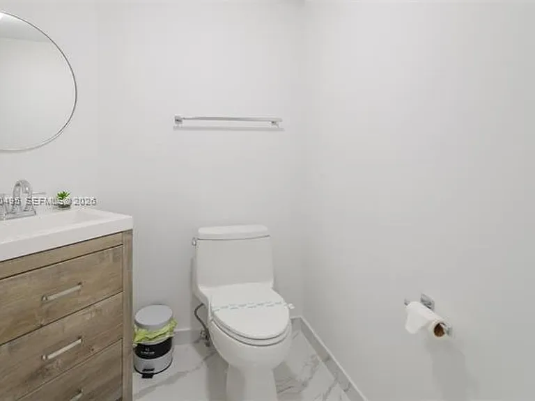 16699 Collins Ave #CU-2004 — Photo 20