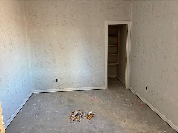 3rd image of 1013 Vermont Ave