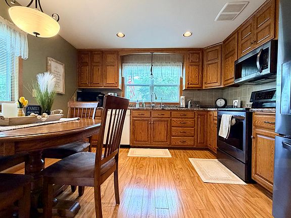 5th image of 1801 S Shore Dr