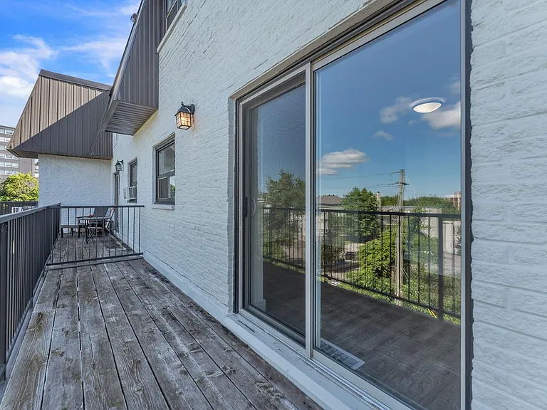 181 Queen Mary Rd — Photo 18