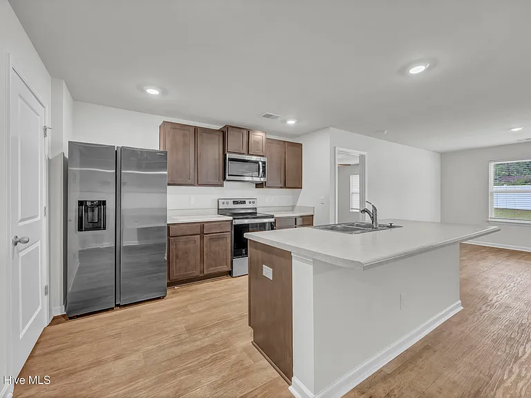 668 Buckeye Rd NE — Photo 8