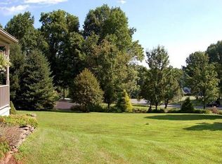 7 Stone Barn Rd, Fleetwood, PA 19522