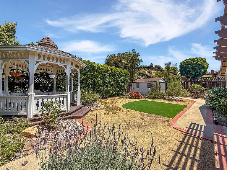 1934 Donahue Dr — Photo 17