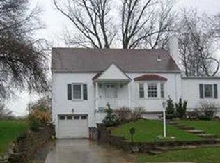 3373 Crestview Dr, Bethel Park, PA 15102