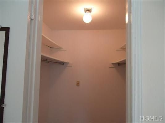 5th image of 28 Bronxville Glen Dr APT 3