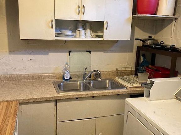 2nd image of 125 River St APT 3