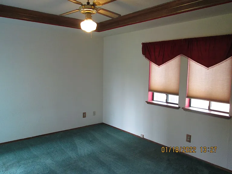 527 N Washington St — Photo 16