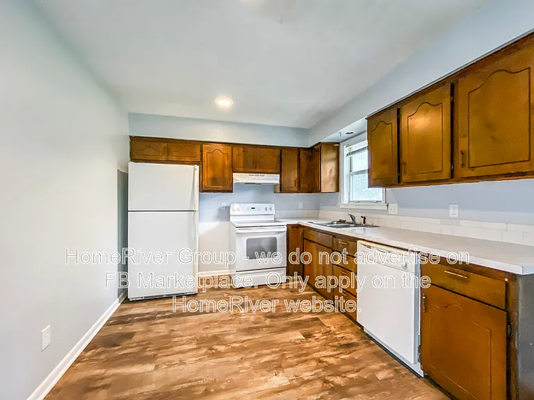 4344 Parallel Pkwy — Photo 6