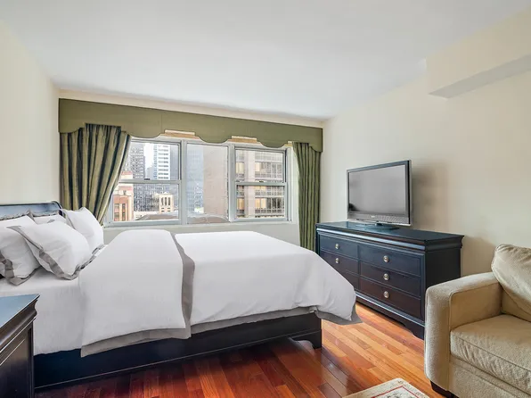153 East 57th Street 17F image 1 of 8