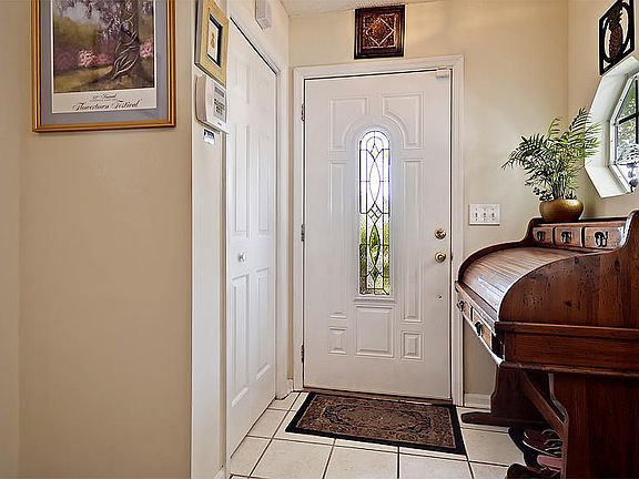 4th image of 8430 Creekstone Ct