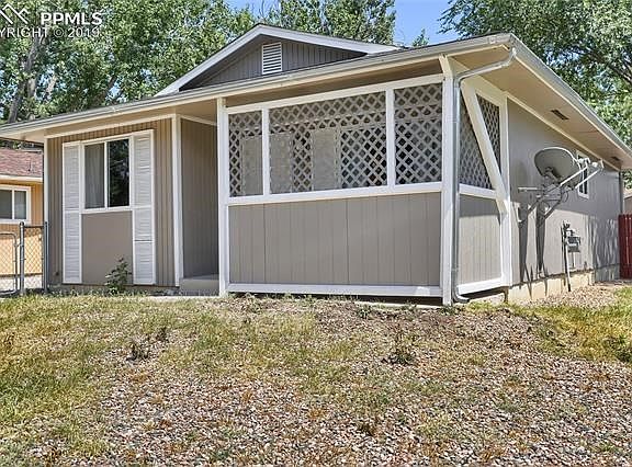 Fully fenced front and back yard