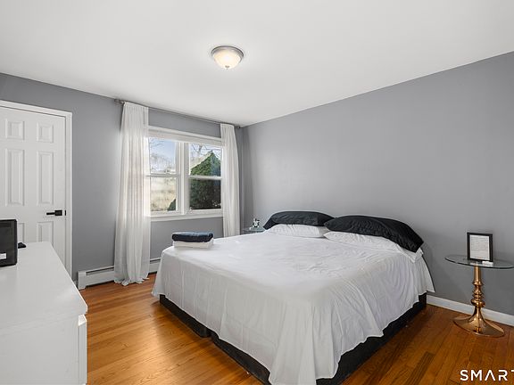 3rd image of 948 Wayne Street