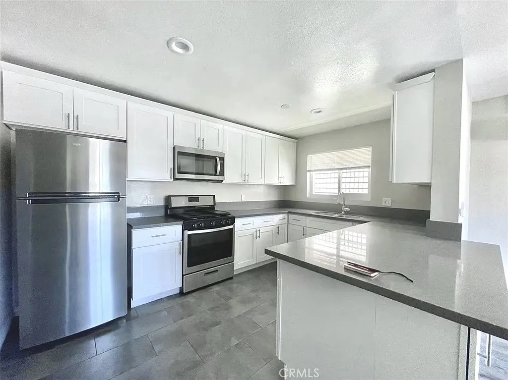 3 bed, 1600 sqft, $3,600 — Photo 3