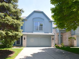 178 W Fox Hill Dr, Buffalo Grove, IL 60089