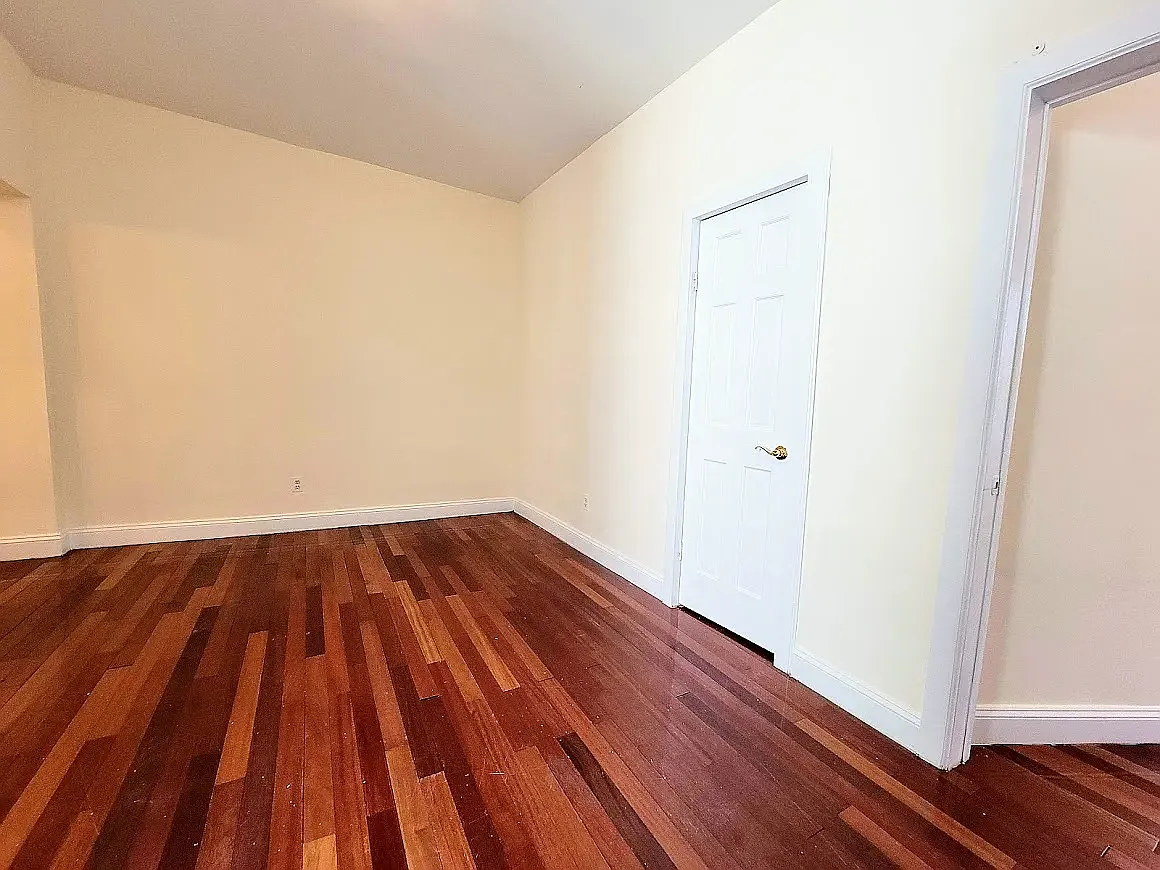 408 West 44th Street — Photo 3