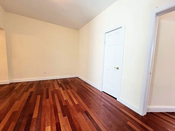 3rd image of 408 W 44th St #Q