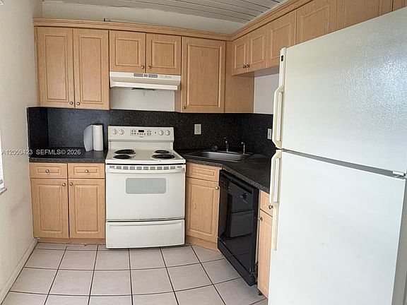 5th image of 3774 Inverrary Blvd APT 105P