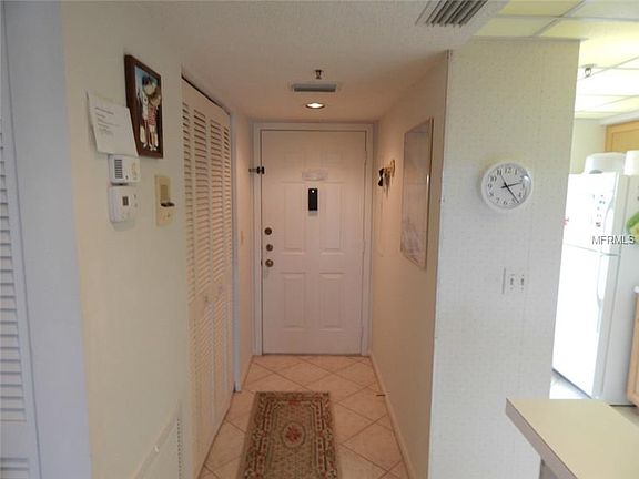 4th image of 1042 Wexford Blvd