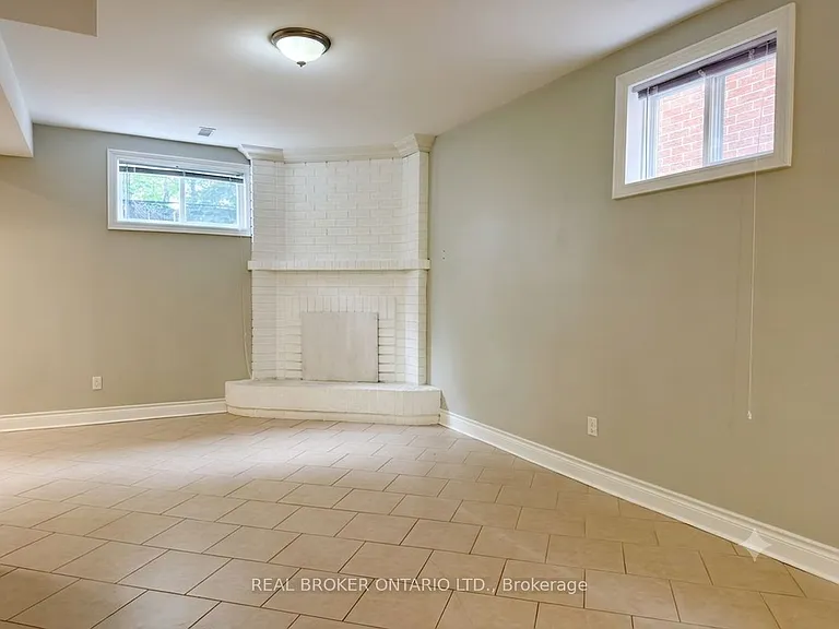 5 Twinberry Cres #LOWER — Photo 12