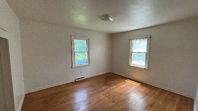 2704 S Glenwood Ave — Photo 11